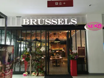 Brussel cafe — 107@2x