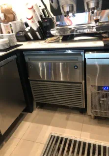 ILLY CAFE — 251@2x