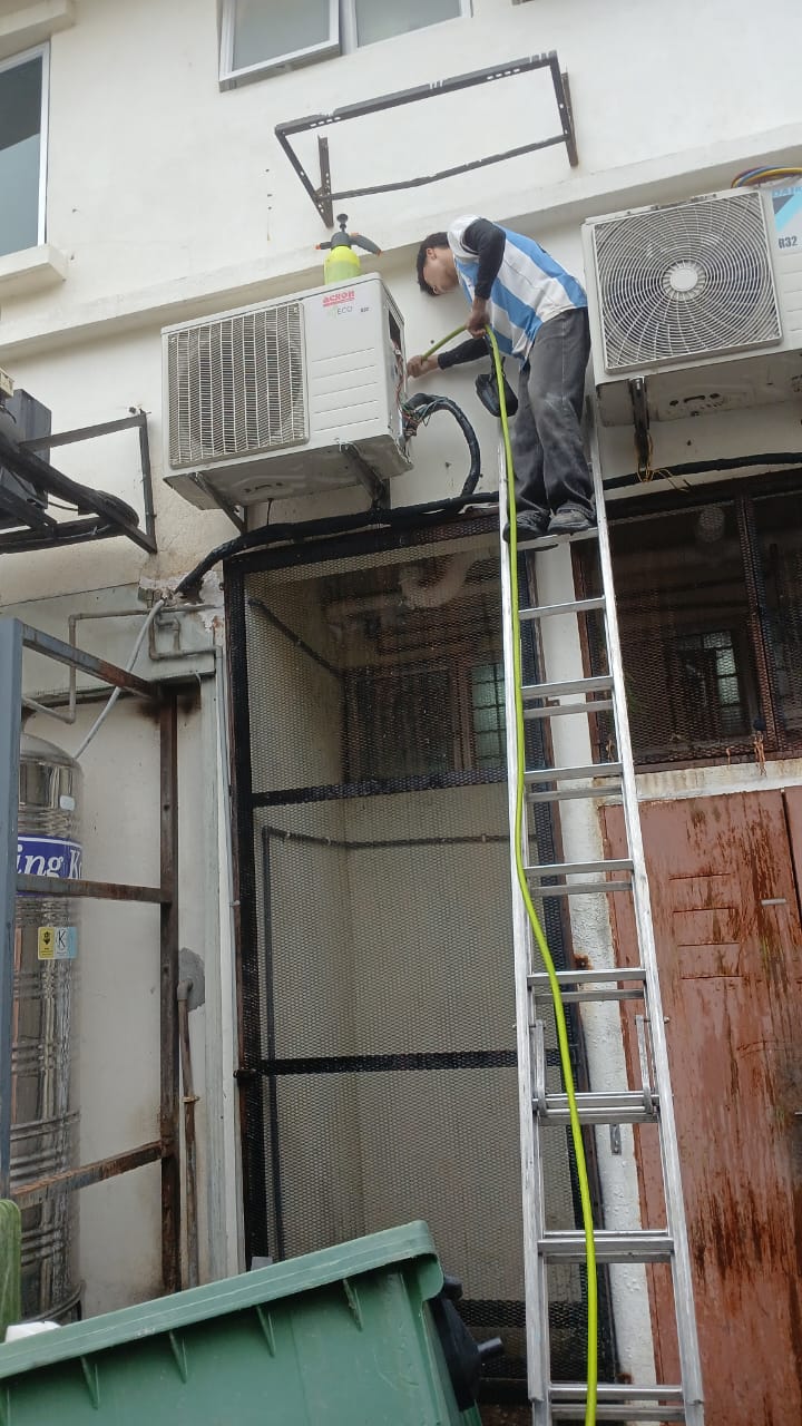 This write Indoor and outdoor aircond services throughout Klang Valley — WhatsApp Image 2026-08-13 at 11.42.59 PM