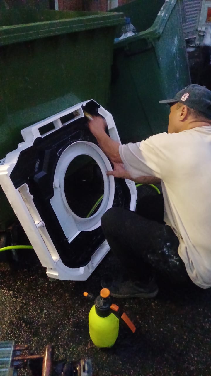This write Indoor and outdoor aircond services throughout Klang Valley — WhatsApp Image 2026-08-13 at 11.43.01 PM